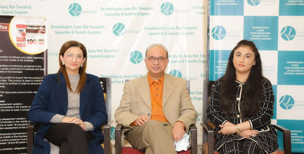 Best Dermatologists and Cosmetic Surgeon doctors team at Cosmetique